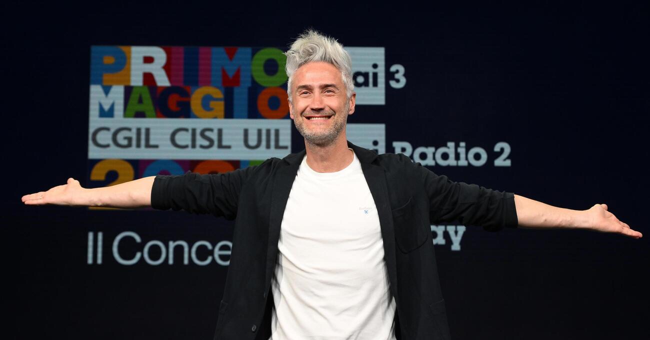 Vincenzo Schettini, ex studente in esclusiva a MOW: "In classe faceva video per YouTube al posto delle lezioni, assegnava voti in più tramite emoji, molti non parlano per paura" - MOW - Mowmag.com