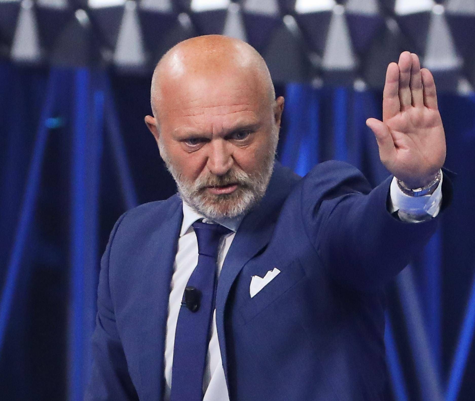 Sanremo 2026, bufera social per Pucci comico anti-Schlein. E Lucarelli attacca