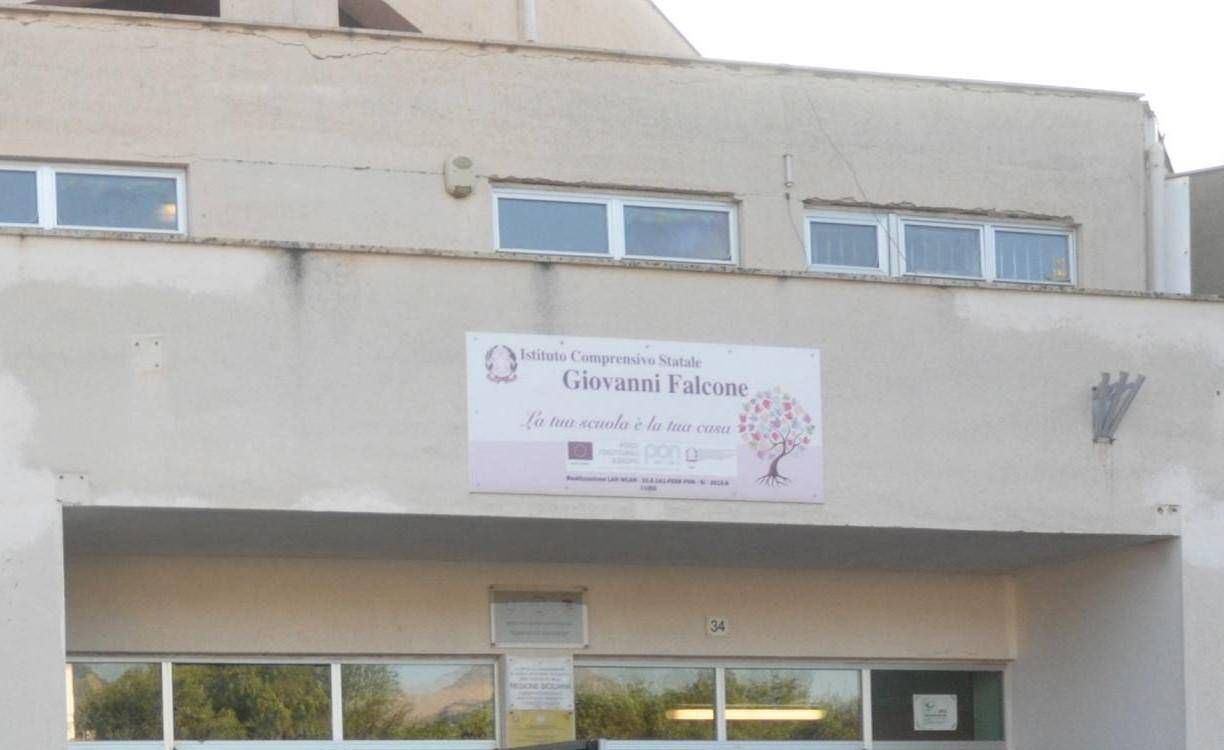 Compravano smartphone e tv con fondi Ue, chiesto l'arresto di 16 prof e ricercatori