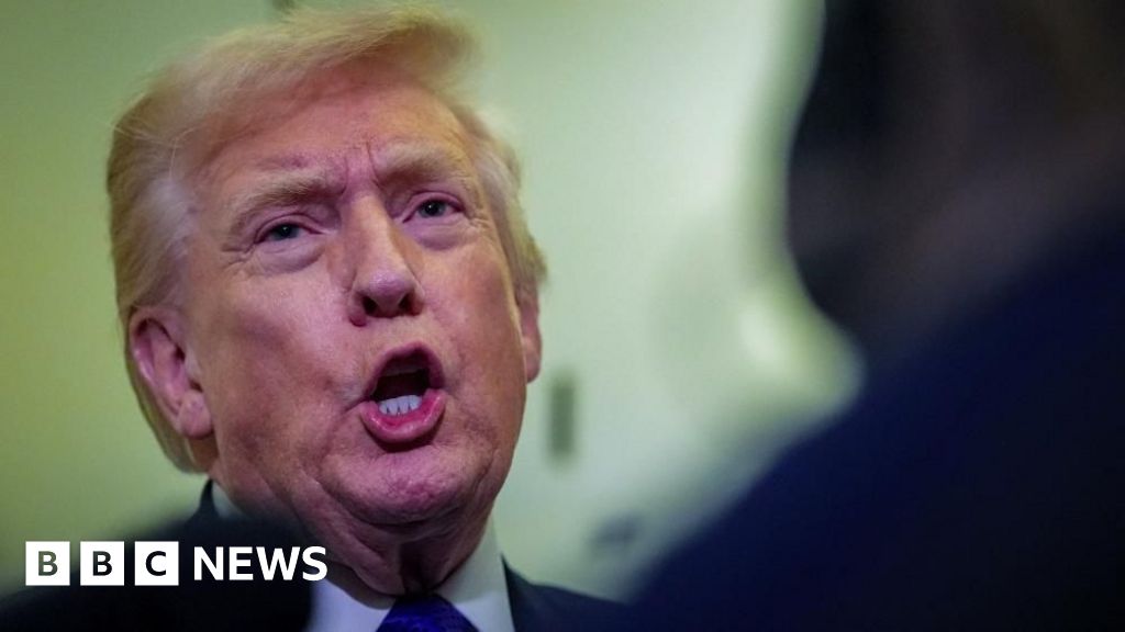 Trump says he 'didn't see' part of video with racist clip depicting Obamas as apes