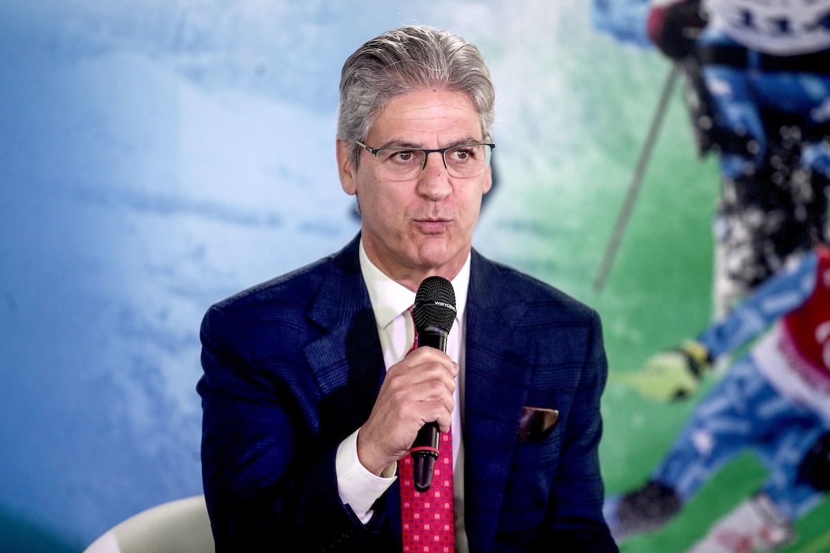 Olimpiadi, lo stop della Rai a Paolo Petrecca dopo le gaffe: «Non condurrà la cerimonia di chiusura»