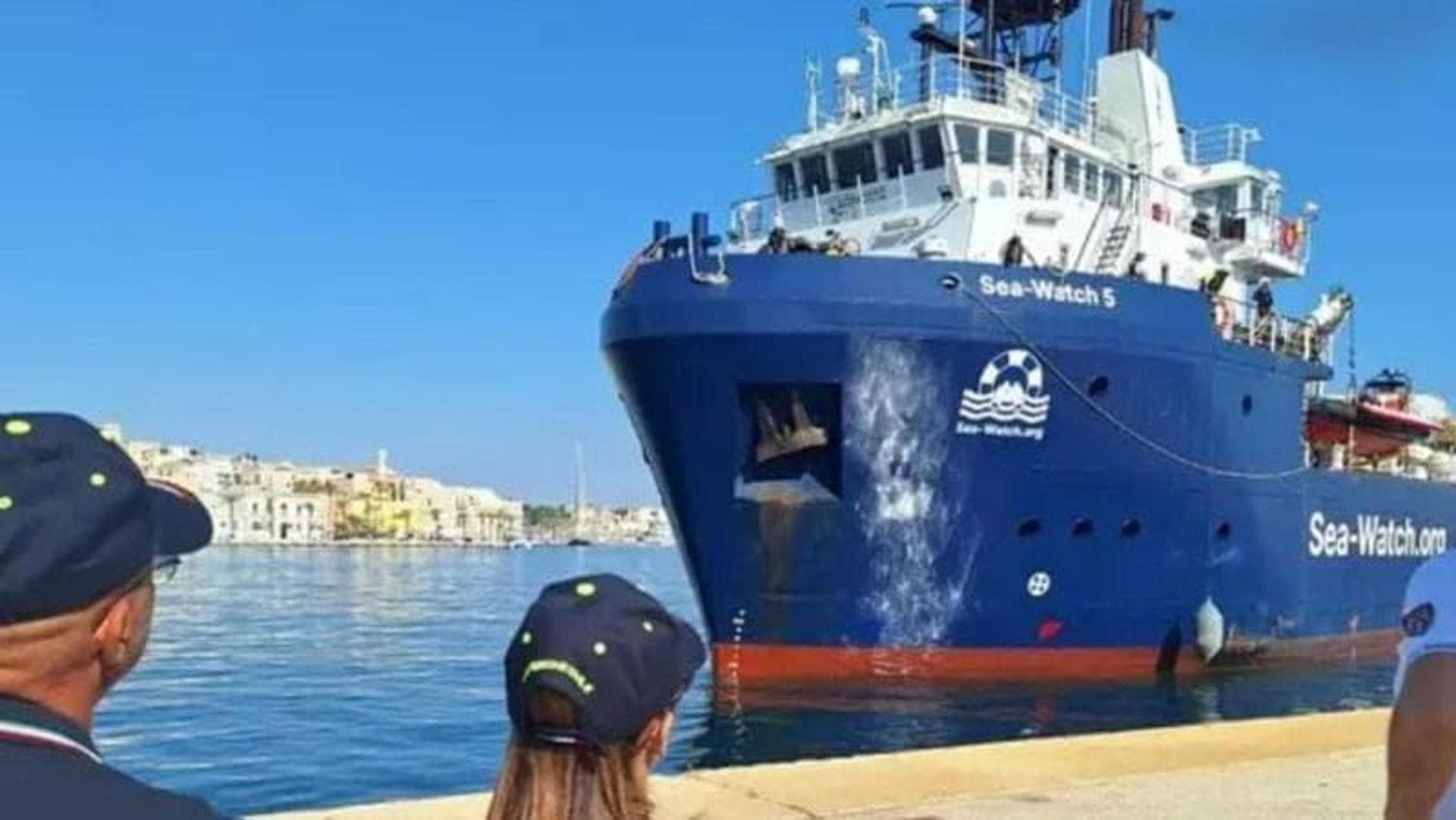 Migranti, il tribunale di Catania revoca il fermo di Sea Watch 5