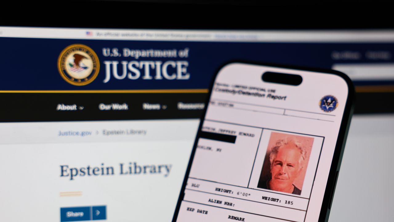 Epstein files, l'Italia emerge come laboratorio politico di Steve Bannon negli scambi con il finanziere