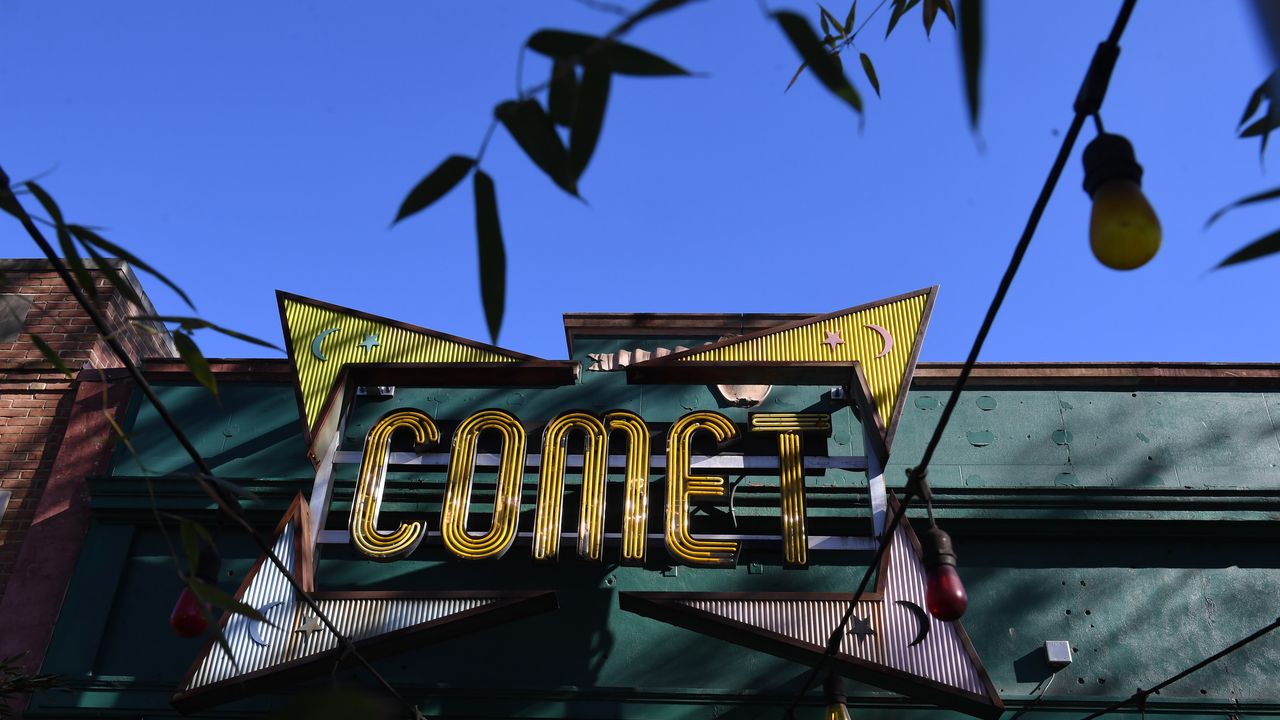 Il ritorno del Pizzagate, il complotto più assurdo di tutti