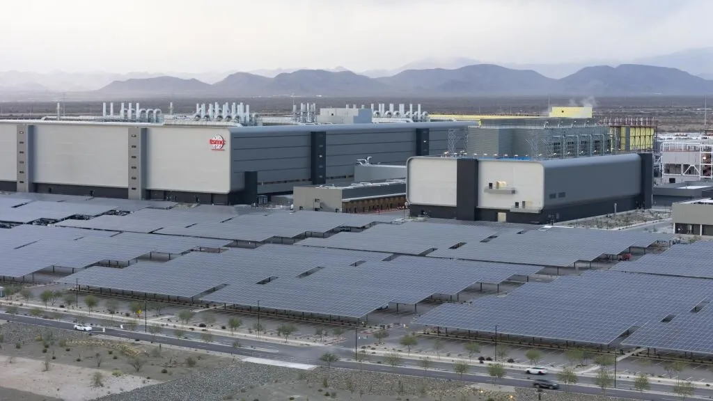 Watch Iran War Puts Helium Supply, Chip Production at Risk - Bloomberg