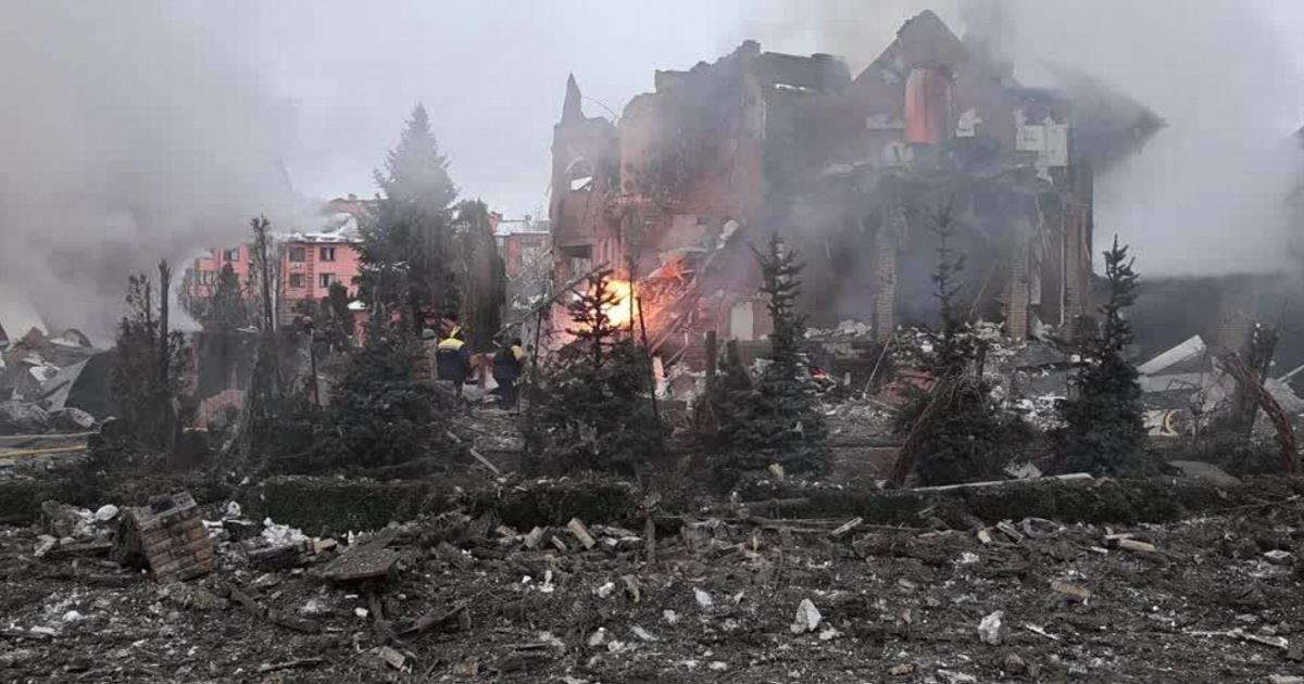 Raid russi a Zaporizhza. Consiglio Ue, veto Orbán-Fico blocca il prestito da 90 miliardi a Kiev