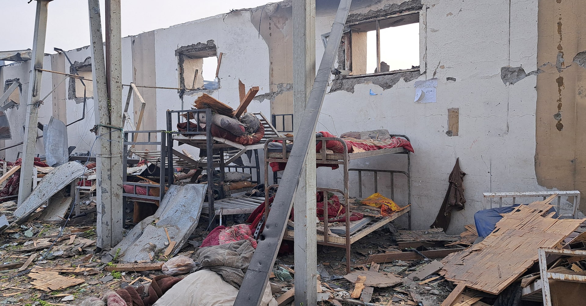 Afghanistan says 400 killed in Pakistan air strike on Kabul hospital, Pakistan rejects claim