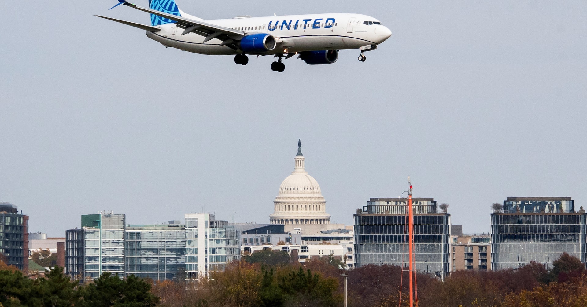 United Airlines to cut more flights as it eyes oil above $100 through 2027