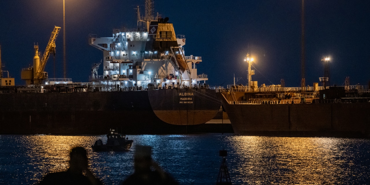 Trump Tells Aides He’s Willing to End War Without Reopening Hormuz