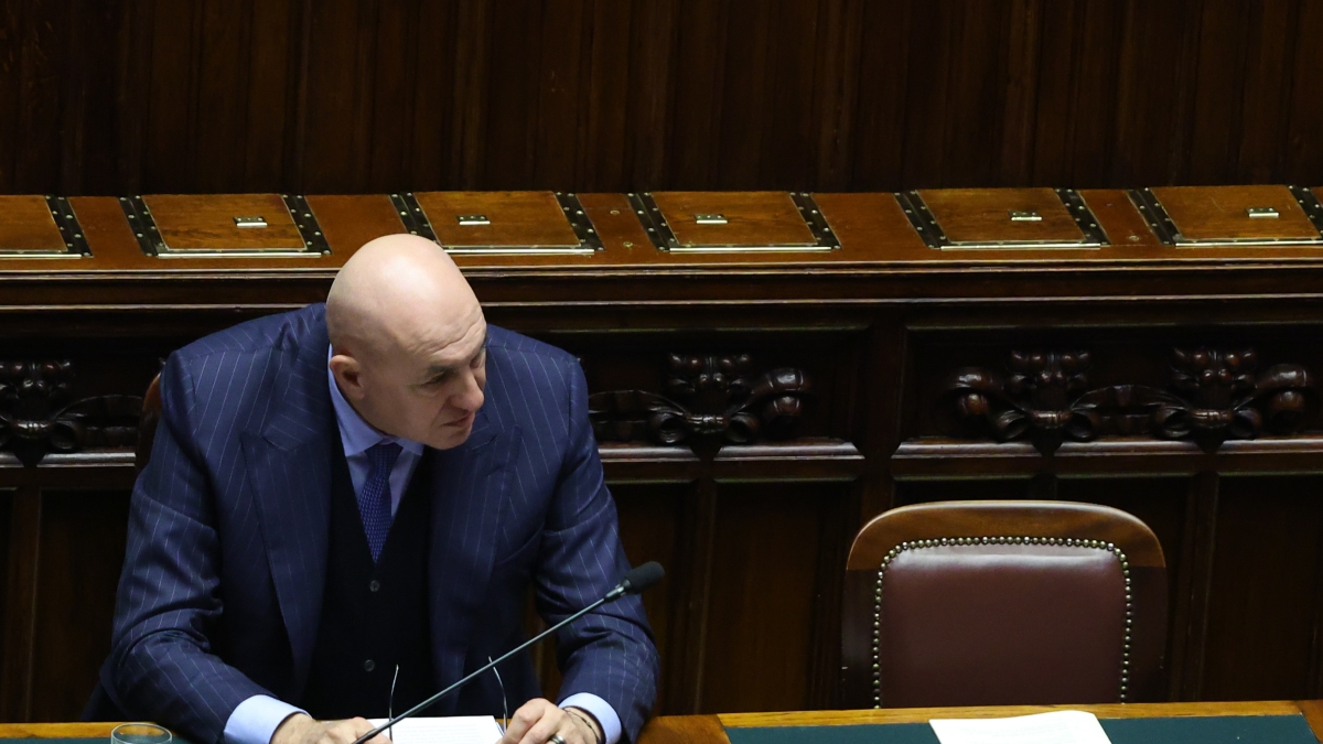 Crosetto: «Questa è la crisi più dura, Hiroshima non ci ha insegnato nulla. Nel giro di un mese non tutto, ma molto potrebbe essere bloccato. Il rischio è la follia»