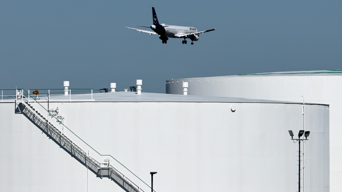 Allarme Aie, in Europa carburante aerei rischia di finire tra sei settimane - Notizie - Ansa.it