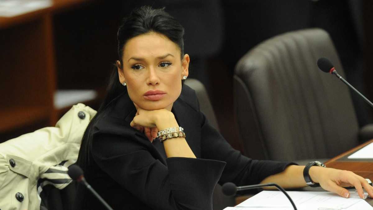 Mattarella ha firmato la grazia a Minetti. Per una certa Italia malata così ha graziato Berlusconi