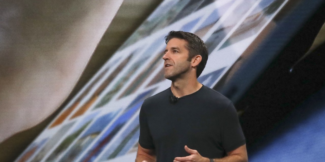 The Rise of Apple’s New CEO: A Hardware Expert Takes Over in the AI Era