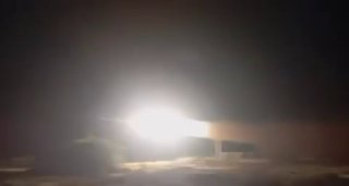 La Marina del IRGC iraniano ha preso di mira 3 navi da guerra statunitensi, la USS Truxtun, la USS Rafael Peralta e l...