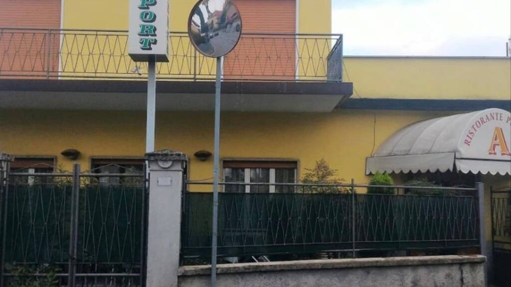 Insegue il ladro aggrappandosi all'auto: ferito ristoratore di Urgnano