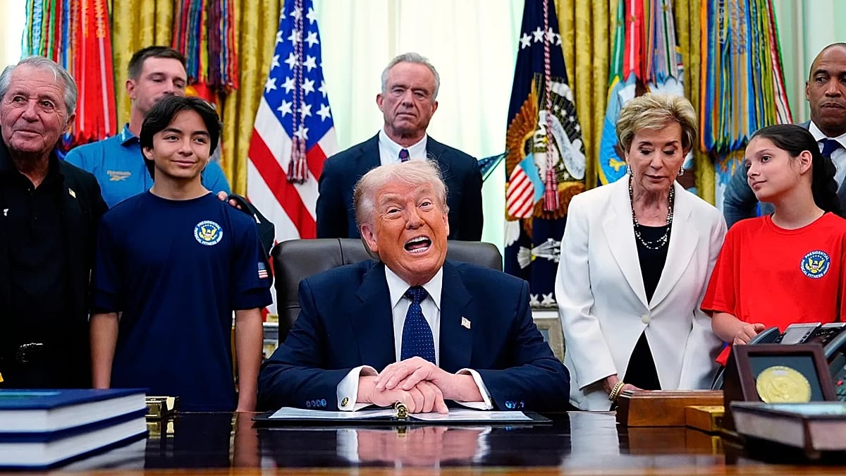 Trump urges Iran to 'do the smart thing' and reach a peace deal