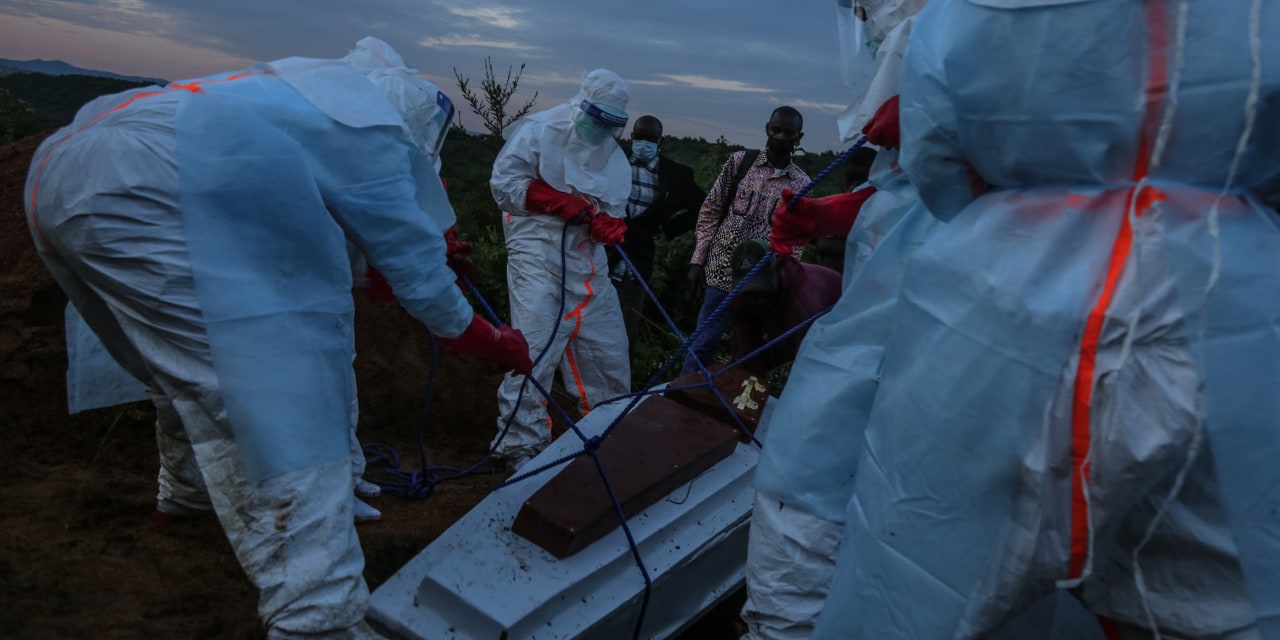 Doctors, Hospitals Struggle to Keep Up With Ebola’s Spread