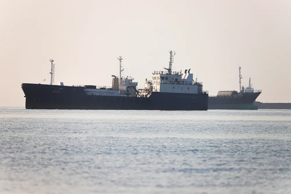 Stop alle sanzioni, sblocco dei fondi e via libera su Hormuz: ecco l'intesa Usa-Iran