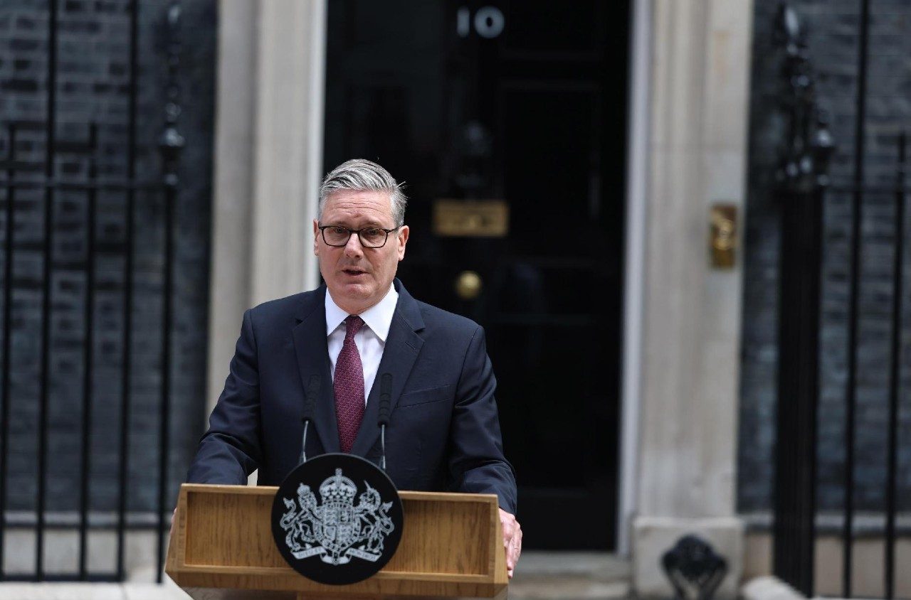 Regno Unito, si è dimesso il primo ministro Keir Starmer - Vatican News