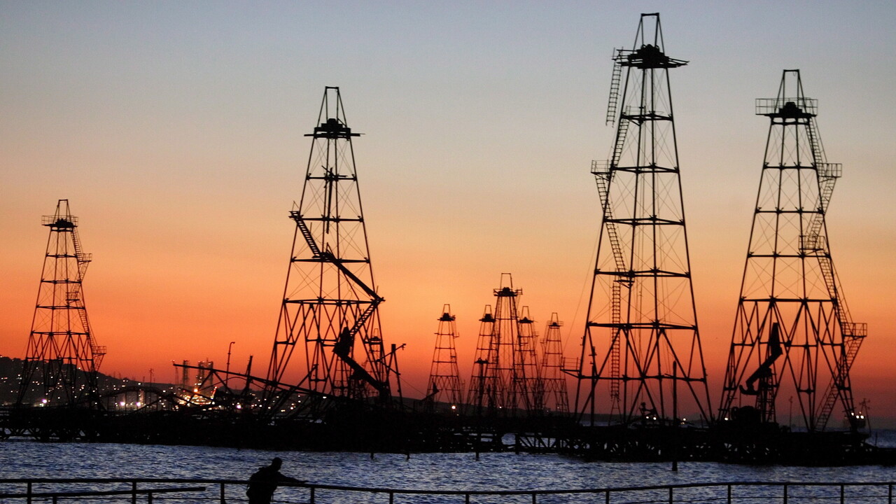 Il petrolio è in forte rialzo dopo gli attacchi iraniani, Wti a 82,07 dollari (+3,55%) - Ultima ora - Ansa.it