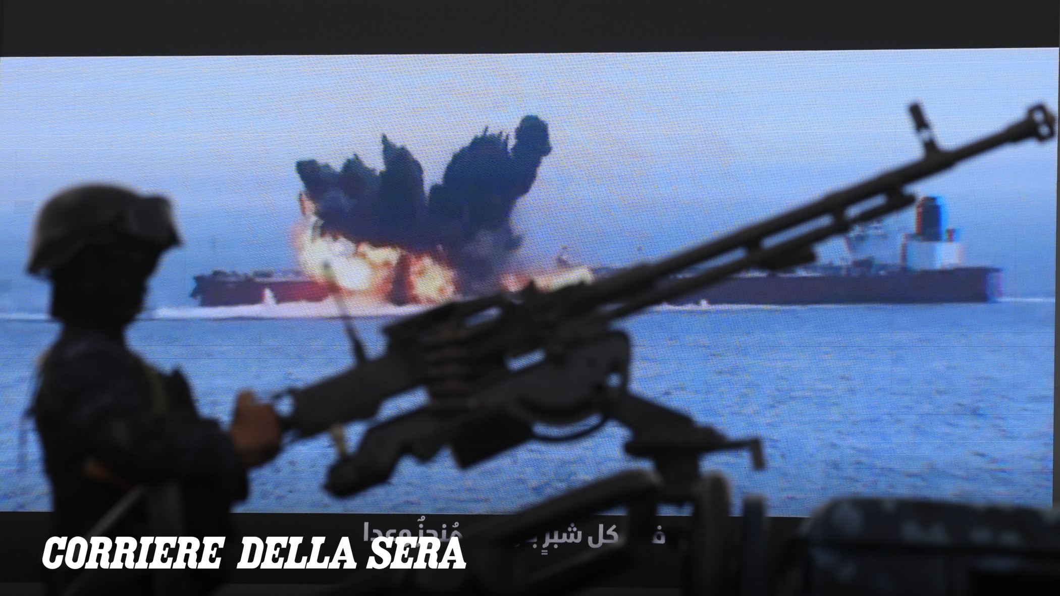 La «Guerra dei 2 stretti»: perché la petroliera colpita nel Mar Rosso indica che il nuovo fronte è già in fiamme (e per l’economia è un enorme problema)
