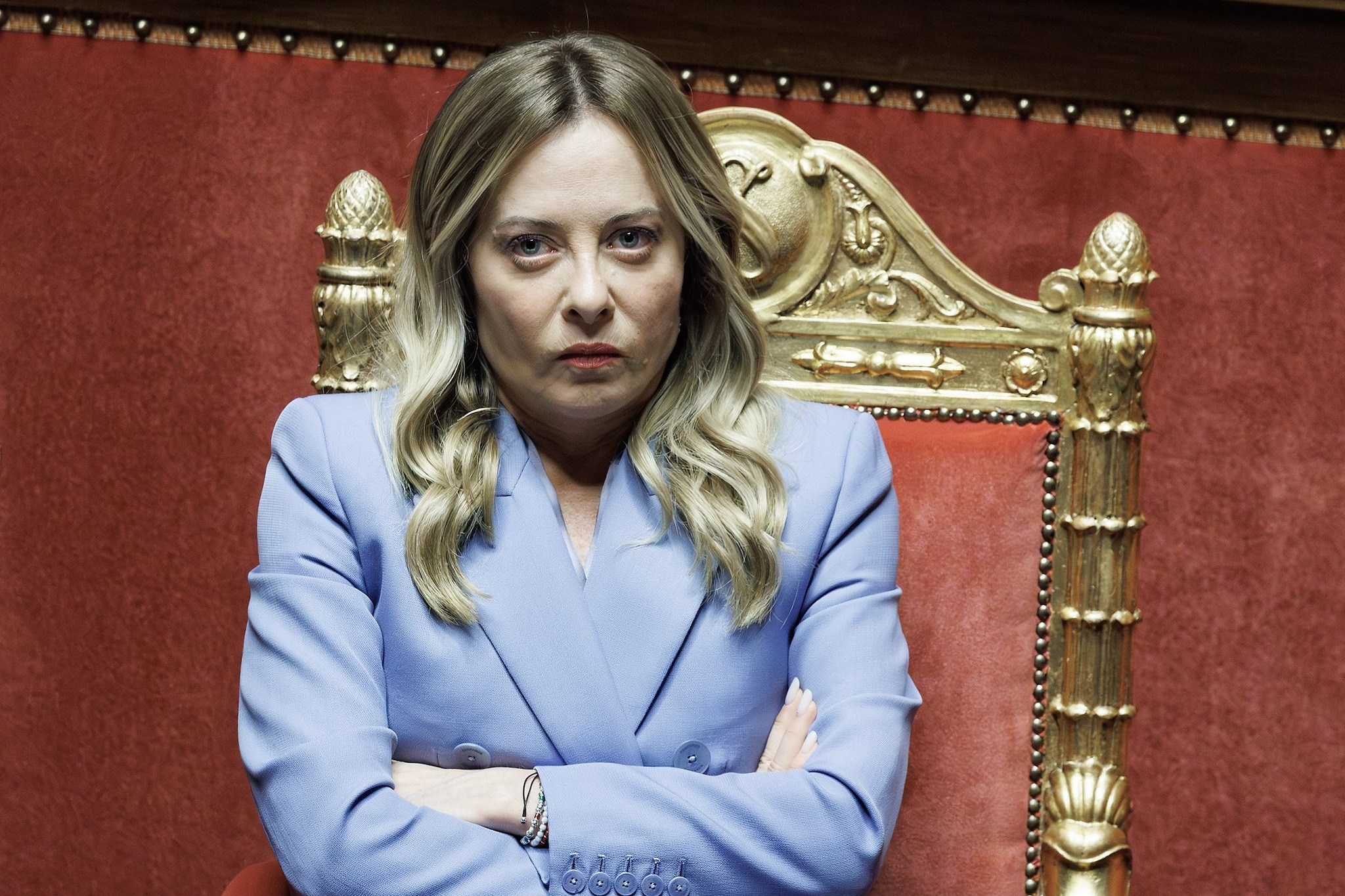 Governo Meloni, centrodestra in crisi dopo la rottura sulla legge elettorale: almeno 30 franchi tiratori. Opposizioni: “La premier si dimetta”: news in diretta