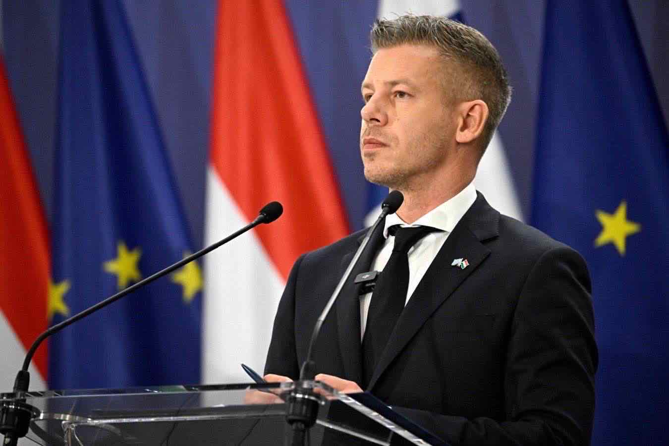La televisione ungherese sospende le trasmissioni: «I media non possono mentire. Ci scusiamo per averlo fatto per anni»