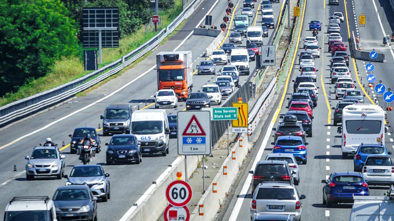 Nuovo rialzo dei prezzi carburanti, self benzina a 1,989 euro, gasolio a 2,087 - Ultima ora - Ansa.it