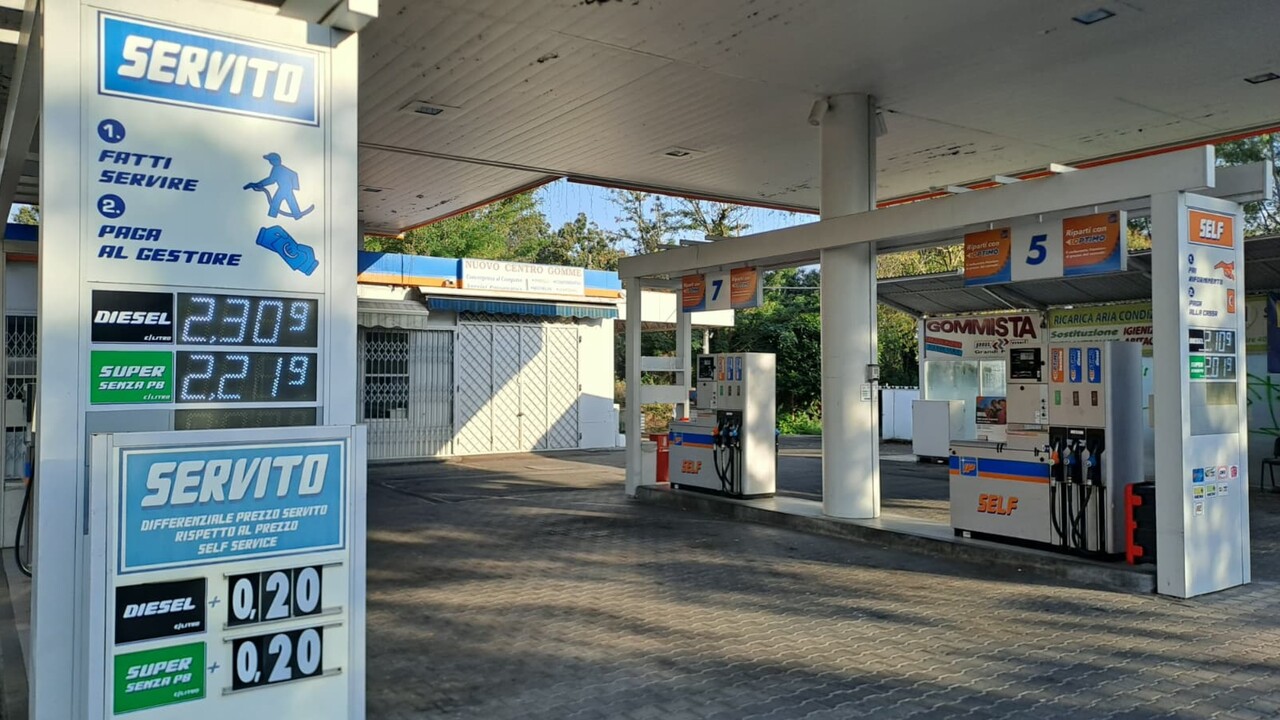 Sei paesi Ue chiedono tassa su extraprofitti compagnie petrolifere, anche l'Italia - Ultima ora - Ansa.it