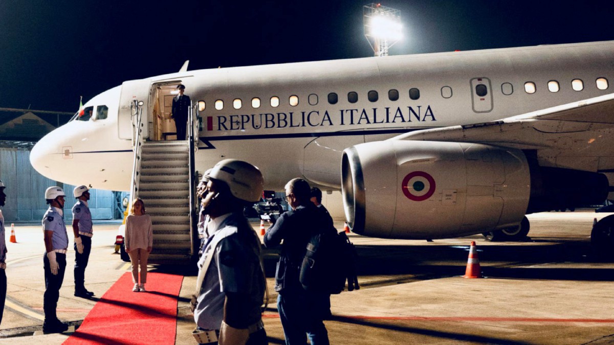 Volo di Stato, governo diviso. Meloni precisa: vale per tutti i cittadini - Il Fatto Quotidiano