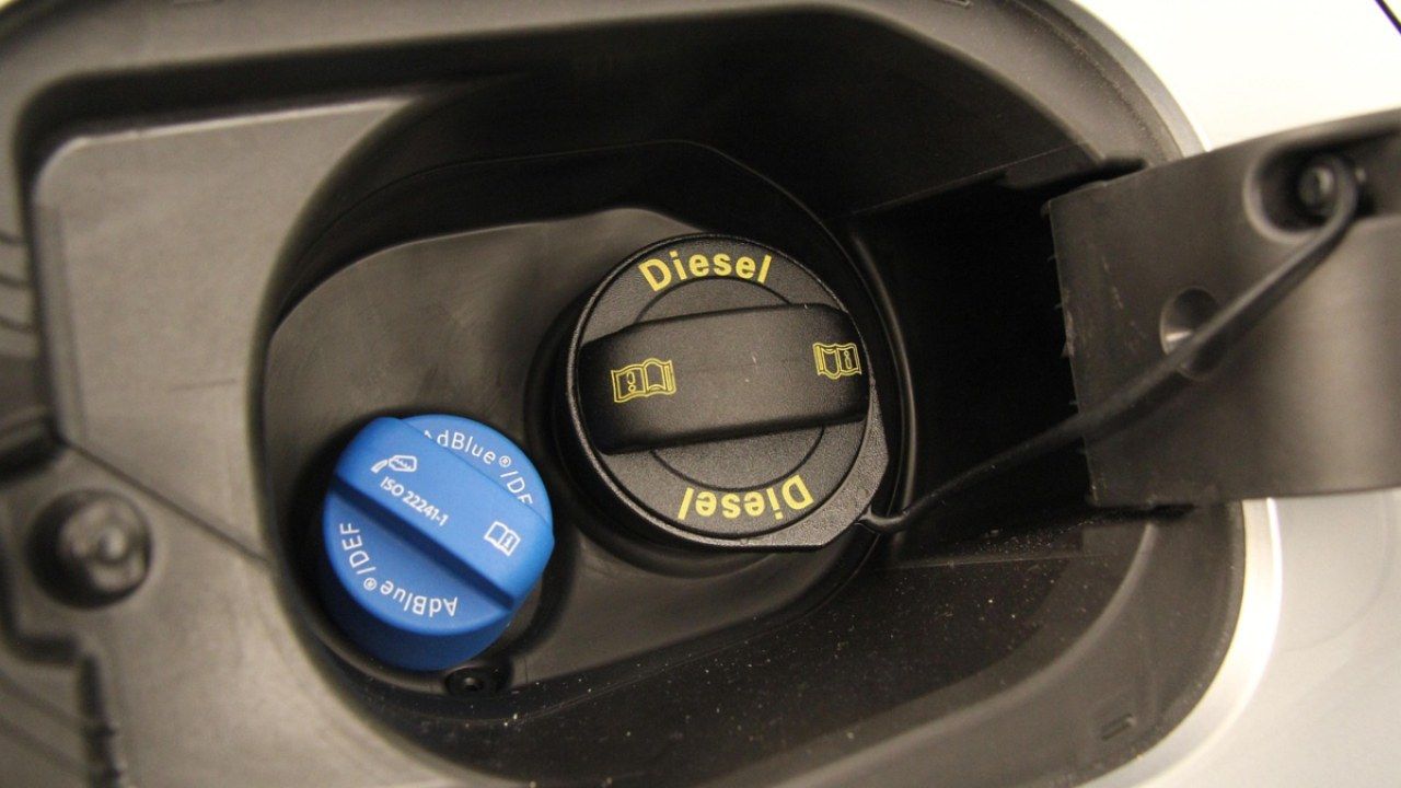 Il diesel è destinato a sparire: dai prezzi choc dei carburanti al crollo delle vendite, addio al gasolio