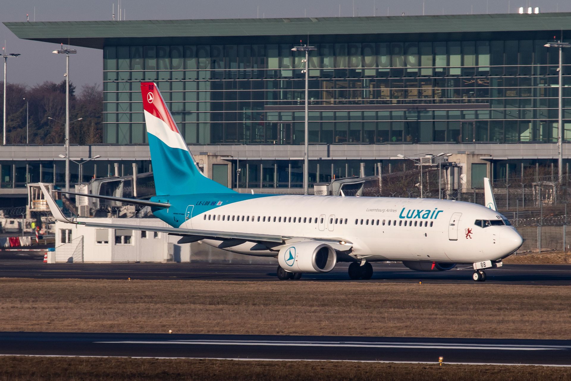 Suspected drone activity halts flights at Luxembourg airport