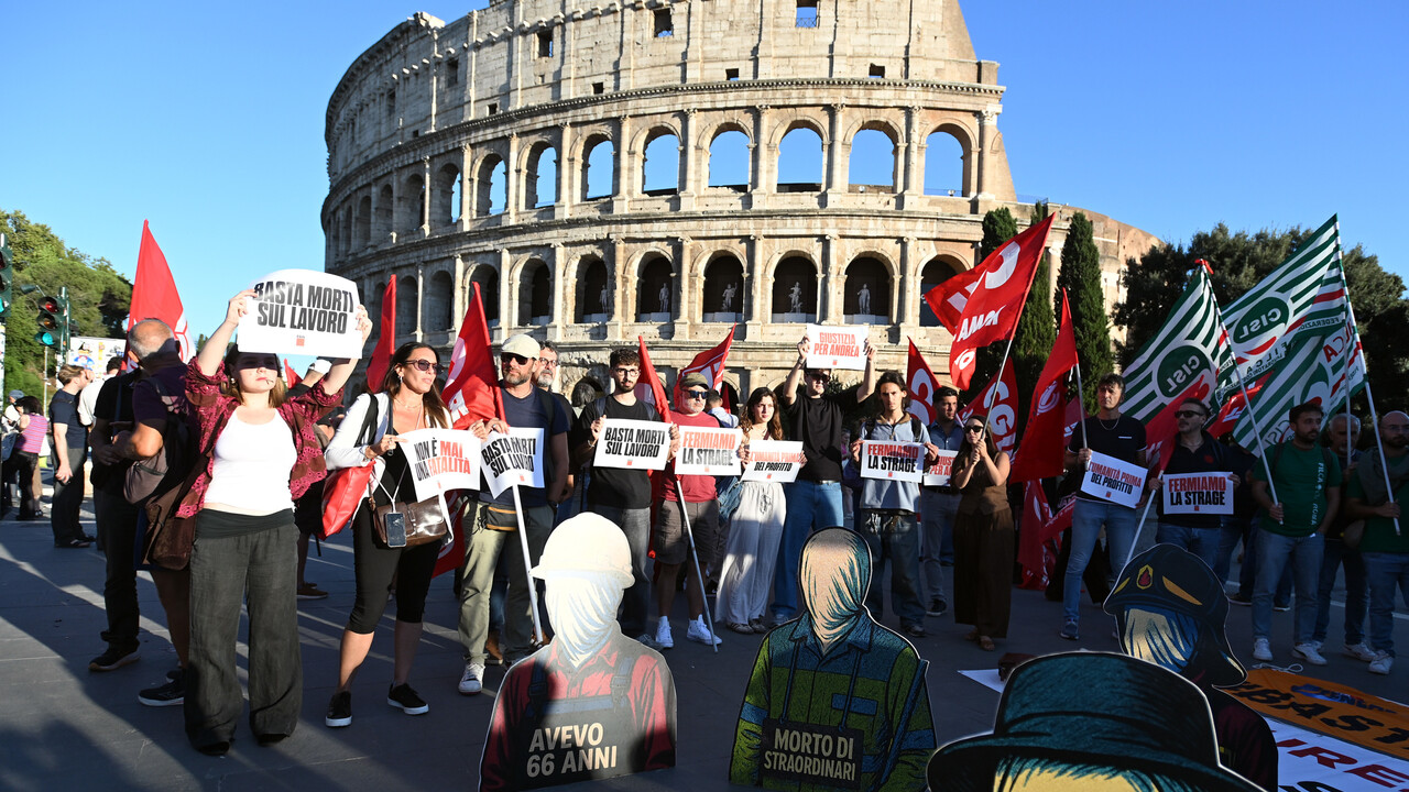 Il Colosseo chiuso tre giorni per lutto, 7 indagati per la morte di un operaio - Notizie - Ansa.it