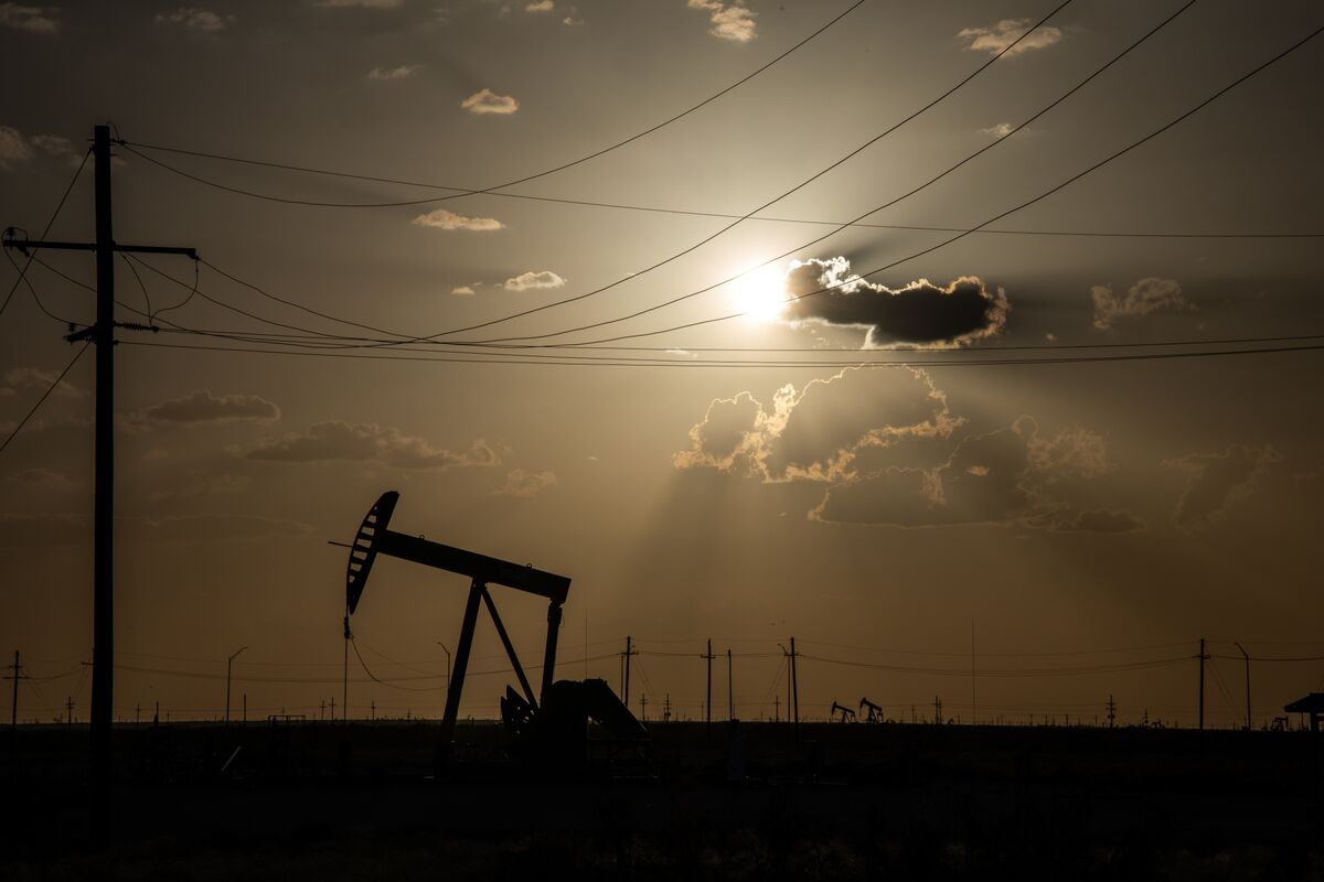 Oil Extends Rally as Iran Says Ready for More Intense Conflict