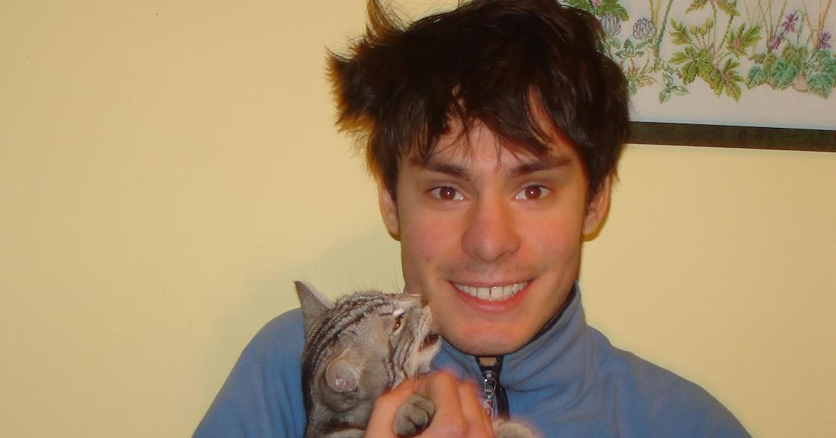 Caso Giulio Regeni, condannati tre 007 egiziani: dieci anni per il sequestro e torture, cade l’accusa di omicidio