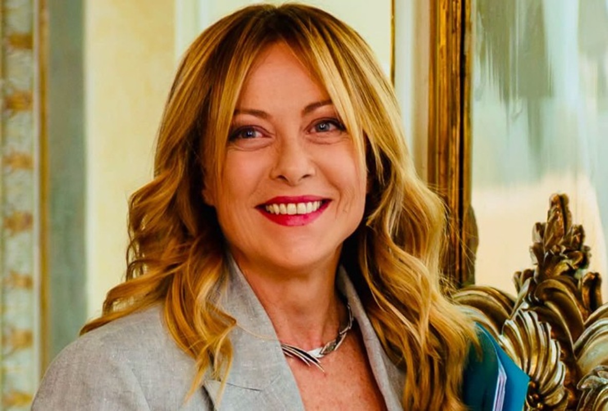 Il governo Meloni è il più longevo della storia d'Italia: «Avanti con i piedi per terra e lo sguardo al futuro»