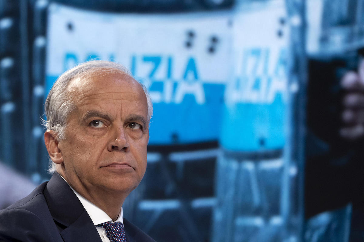 Il ministro Piantedosi: «Presto lo sgombero di Casapound da via Napoleone III»
