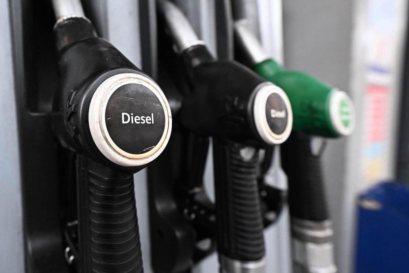 Caro carburanti, nuova proroga del taglio delle accise. Ecco quanto scenderà al litro e fino a quando