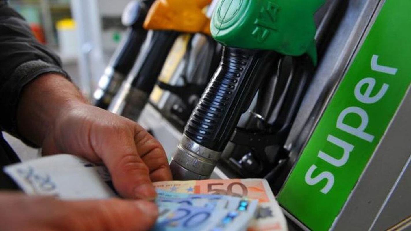 Perché da domani un pieno di diesel potrà arrivare a costare 3 euro in più