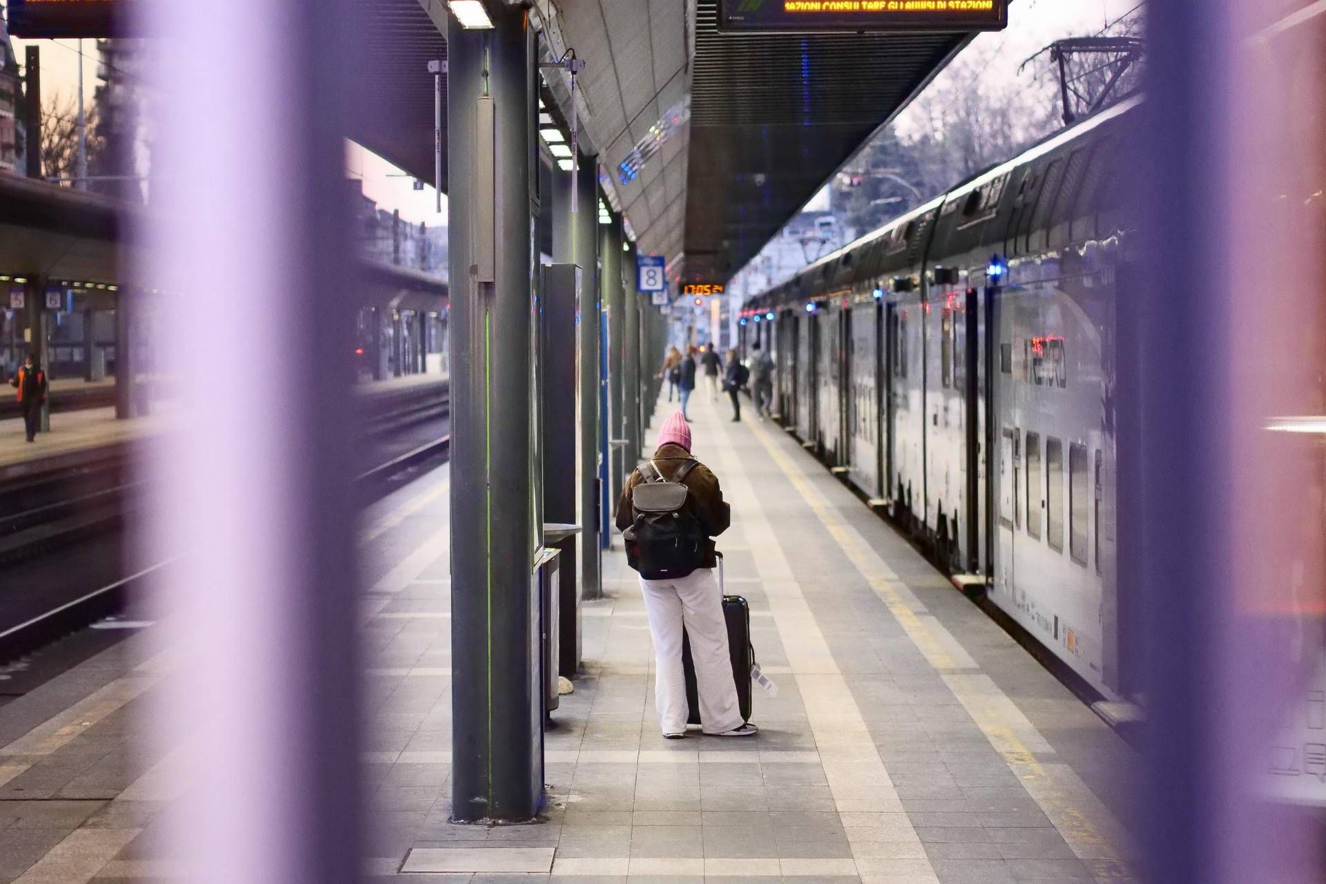 Sciopero 30 ottobre 2026, trasporti e scuola a rischio: orari, disagi e settori coinvolti